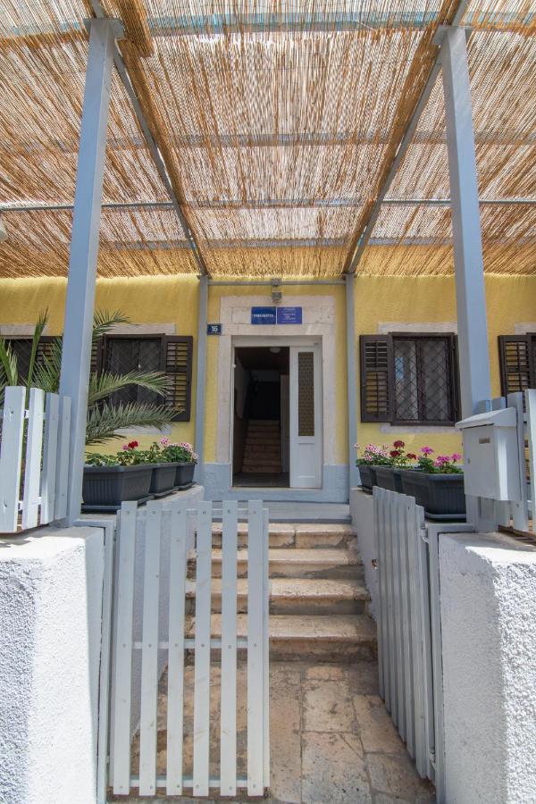 Hostel Flora Mali Lošinj Eksteriør billede