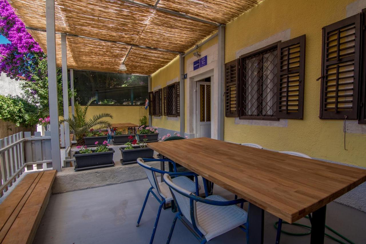 Hostel Flora Mali Lošinj Eksteriør billede