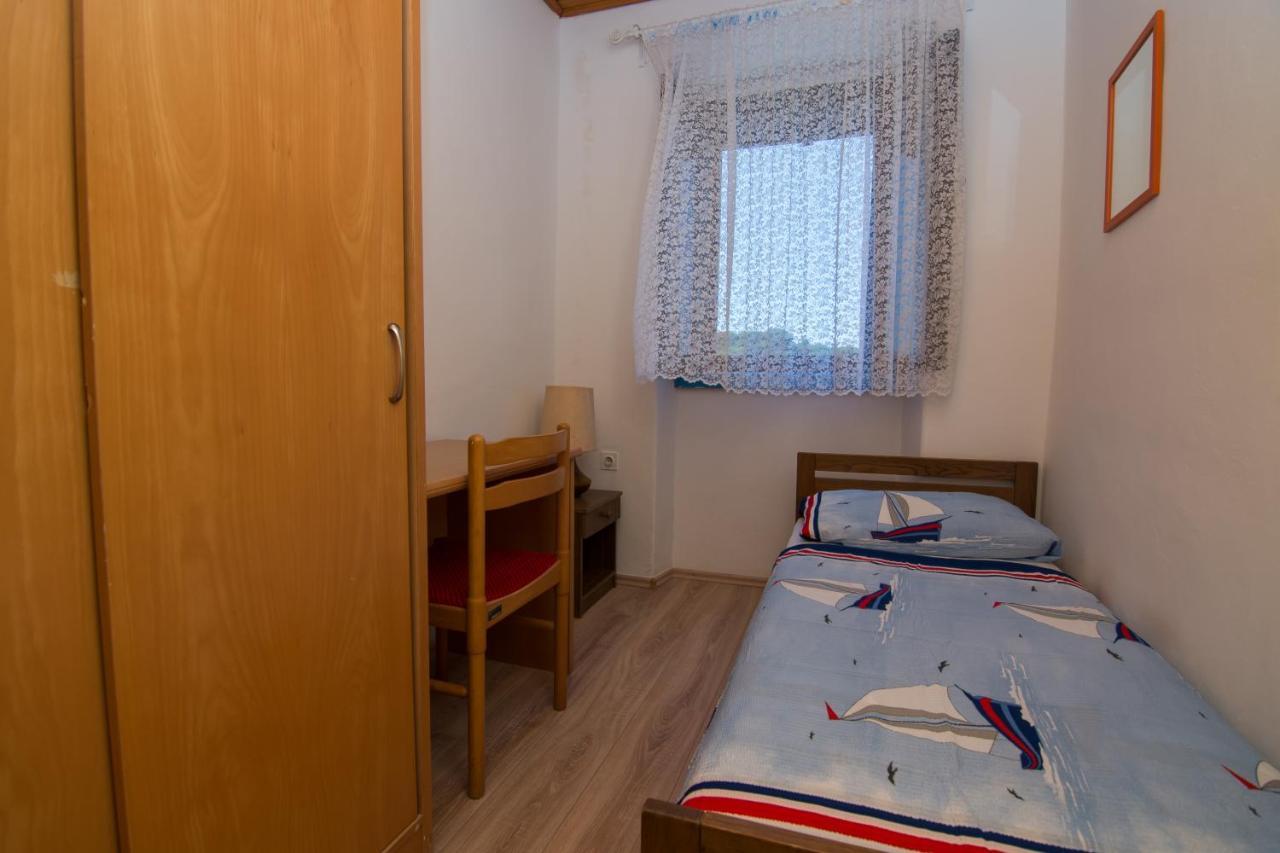 Hostel Flora Mali Lošinj Eksteriør billede